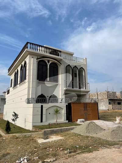 ایم پی سی ایچ ایس ۔ بلاک ایف ایم پی سی ایچ ایس ۔ ملٹی گارڈنز,بی ۔ 17,اسلام آباد میں 4 کمروں کا 5 مرلہ مکان 2.3 کروڑ میں برائے فروخت۔