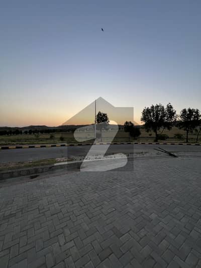 Central Park Facing Plot For Sale In B3