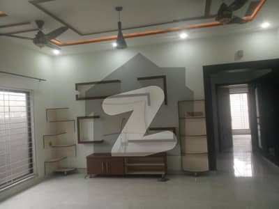 واپڈا سٹی ۔ بلاک اے واپڈا سٹی,فیصل آباد میں 5 کمروں کا 10 مرلہ مکان 2.95 کروڑ میں برائے فروخت۔