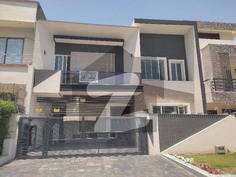 10 MARLA BRAND NEW HOUSE FOR SALE 10 MARLA BRAND NEW HOUSE FOR SALE