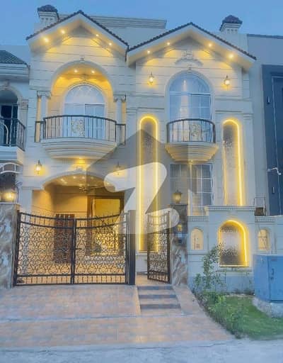Prime Location 5 Marla Spacious House Is Available In Citi Housing Society For sale