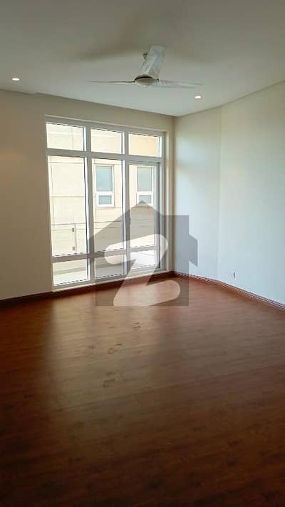 2 Bed Facing to Golf Luxury Apartment Available for Rent