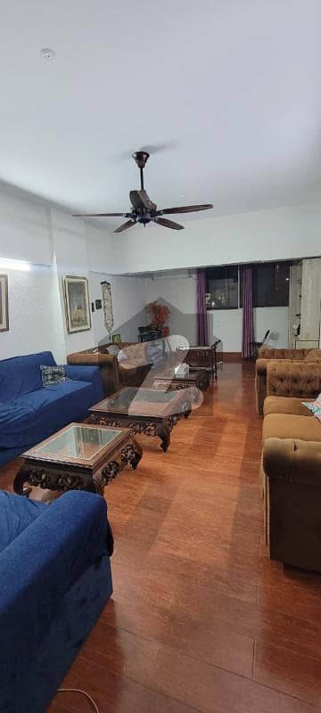 Flat for Sale in Clifton Block 2 Flat for Sale in Clifton Block 2