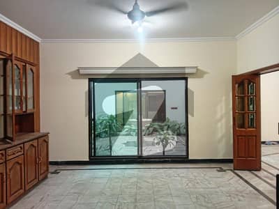 MAIN CANAL ROAD 1 KANAL LOWER PORTION FOR RENT