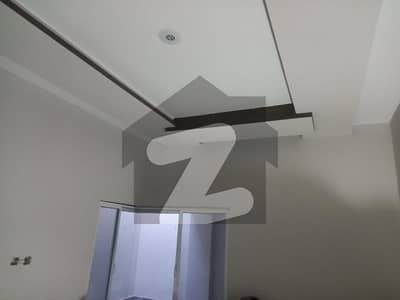 مین مانسہرہ روڈ ایبٹ آباد میں 4 کمروں کا 7 مرلہ مکان 3.2 کروڑ میں برائے فروخت۔