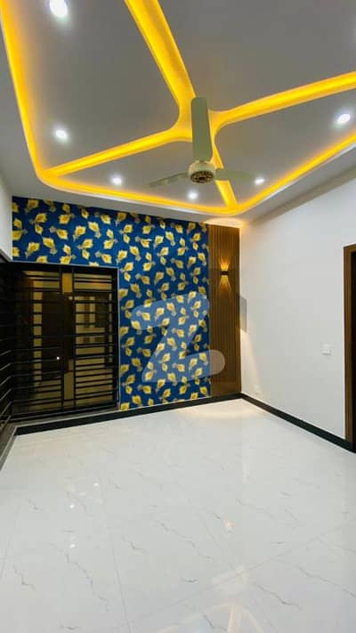 5 Marla Beautiful Neat And Clean Lower Portion With Gas Available For Rent In Bahria Town Lahore