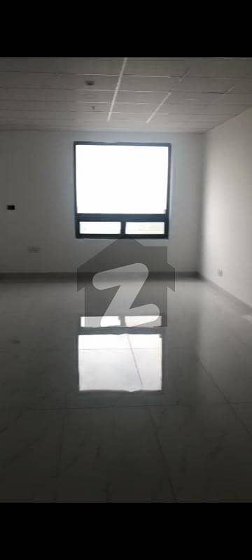 گلبرگ لاہور میں 2 مرلہ Studio دفتر 1.69 کروڑ میں برائے فروخت۔