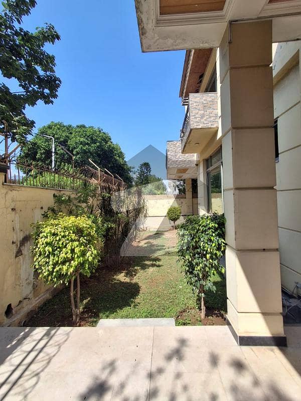 12 Bedrooms House Is For Rent In F-7 12 Bedrooms House Is For Rent In F-7
