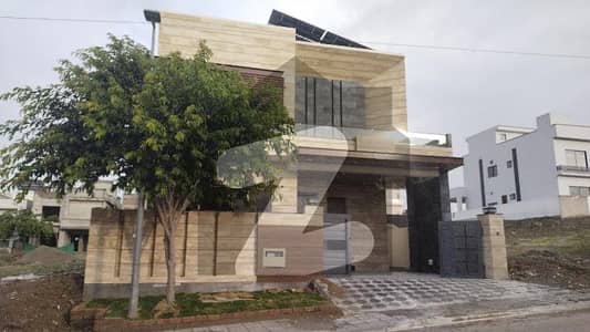 10 Marla designer house for Rent
