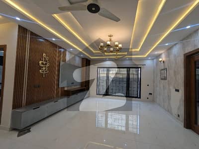 1 Kanal Designer House for Rent 1 Kanal Designer House for Rent