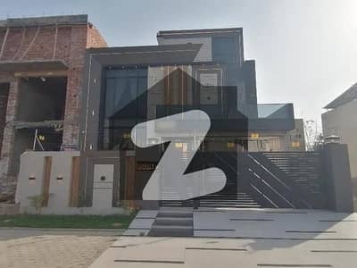 سینٹرل پارک ۔ بلاک جی سینٹرل پارک ہاؤسنگ سکیم,لاہور میں 5 کمروں کا 10 مرلہ مکان 4.64 کروڑ میں برائے فروخت۔
