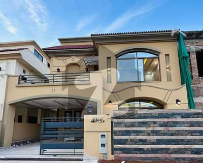 Move-In Ready! Brand New 5 Bed House | Walking Distance To All Facilities