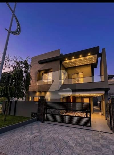 10 MARLA Slightly Used HOUSE IN BAHRIA TOWN With Registry
