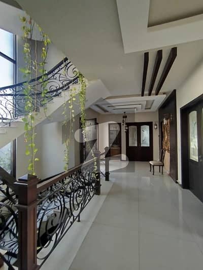 500 Yards Well Maintained Bungalow For Sale In Dha Phase 8
