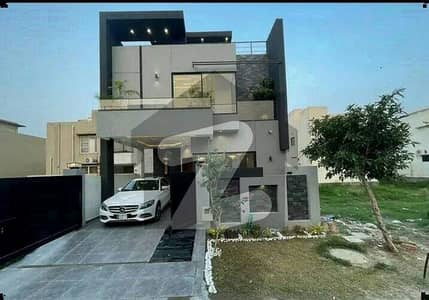 ڈی ایچ اے 9 ٹاؤن ڈیفنس (ڈی ایچ اے),لاہور میں 3 کمروں کا 5 مرلہ مکان 2.55 کروڑ میں برائے فروخت۔