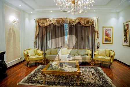 ڈی ایچ اے فیز 8 سابقہ ​​پارک ویو ڈی ایچ اے فیز 8,ڈی ایچ اے ڈیفینس,لاہور میں 5 کمروں کا 2 کنال مکان 6.5 لاکھ میں کرایہ پر دستیاب ہے۔