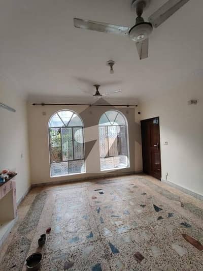 I-10/2 size 6 Marla double story near Markaz Invester price
