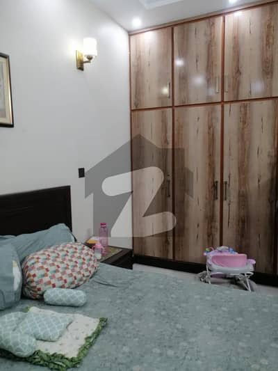 علامہ اقبال ٹاؤن لاہور میں 5 کمروں کا 10 مرلہ مکان 5.25 کروڑ میں برائے فروخت۔ علامہ اقبال ٹاؤن لاہور میں 5 کمروں کا 10 مرلہ مکان 5.25 کروڑ میں برائے فروخت۔
