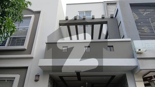 USED BUT EXCELLENT CONDITION 5 MARLA HOUSE FOR SALE | GAS AVAILABLE | IN THE HEART OF BAHRIA TOWN LAHORE