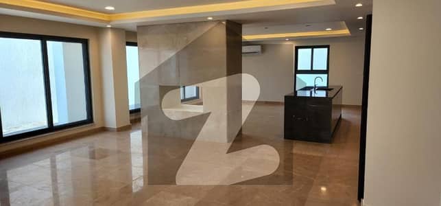 1.25 Kanal Corner House in Eighteen Society