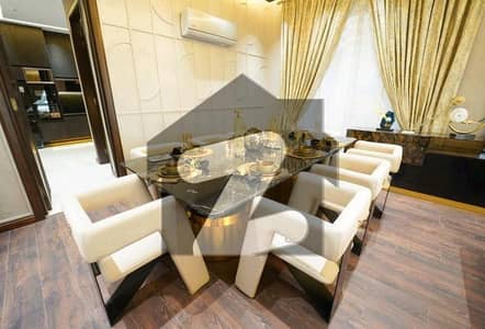 10 MARLA LUXURIOUS MODERATE HOUSE WITRH BASEMENT AVAILABLE FOR SALE