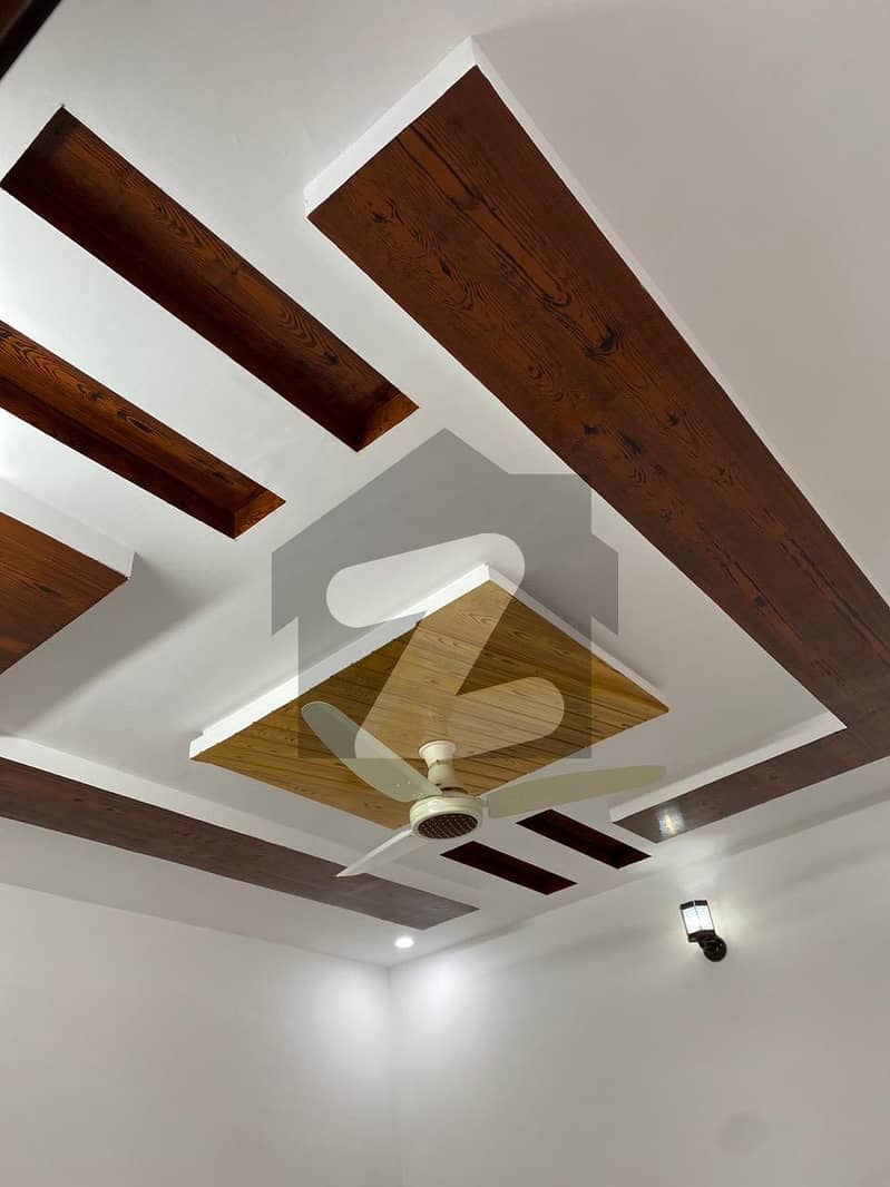 Upper Portion Neat And Clean Block A Upper Portion Neat And Clean Block A