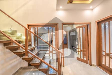 10 Marla Modern Design Luxury House Available For Sale