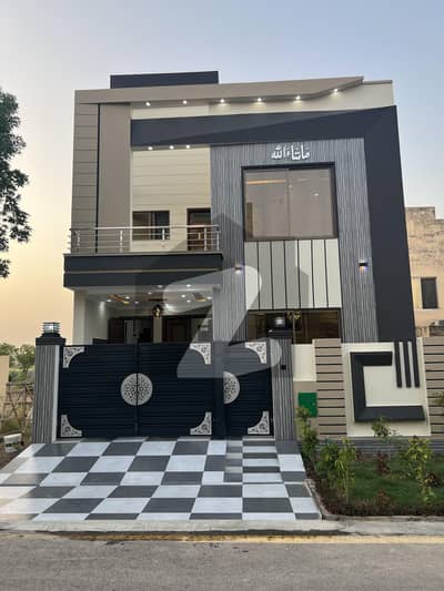 Bahria Nasheman 5 Marla Brand New luxury Owner build House Available for Sale Very Reasonable Price