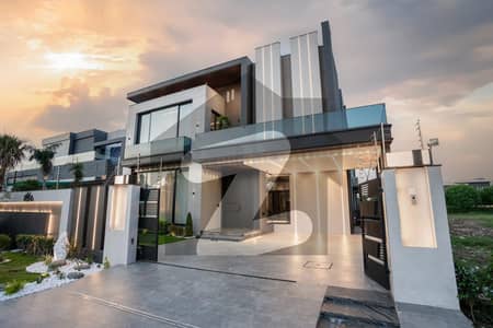1Kanal Full Basement Fully Furnished Ultra Molder House Top Class Location Near To Dolman Mall And Market
