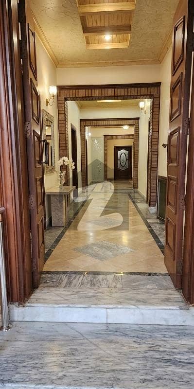 19 marla house with 7 rooms and double kitchen on main Kashmir road near west canal road faisalabad