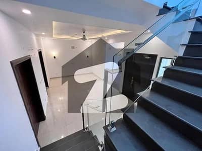 3Bed DDL 125sq yd Villa FOR SALE at ALI BLOCK All amenities nearby including MOSQUE, General Store & Parks