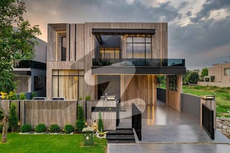 1KANAL BRAND NEW EYE CATCHING ULTRA MODERN BUNGALOW FOR SALE NEAR TO RAYA IN LOW PRICE 1KANAL BRAND NEW EYE CATCHING ULTRA MODERN BUNGALOW FOR SALE NEAR TO RAYA IN LOW PRICE