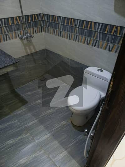 5 marla upper portion for rent in Eden Boulevard housing Society College Road 5 marla upper portion for rent in Eden Boulevard housing Society College Road