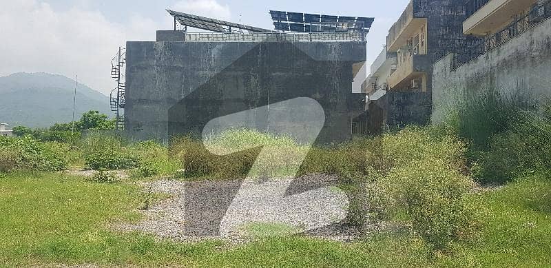 50X90 SUN FACING NEAR PARK PLOT FOR SALE 50X90 SUN FACING NEAR PARK PLOT FOR SALE