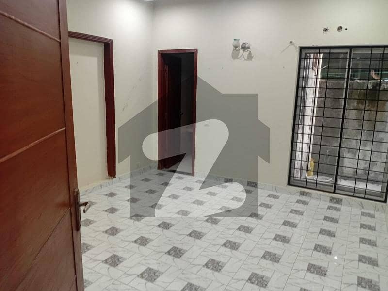 8 MARLA COMMERCIAL FLOOR FOR RENT AVAILABLE 8 MARLA COMMERCIAL FLOOR FOR RENT AVAILABLE