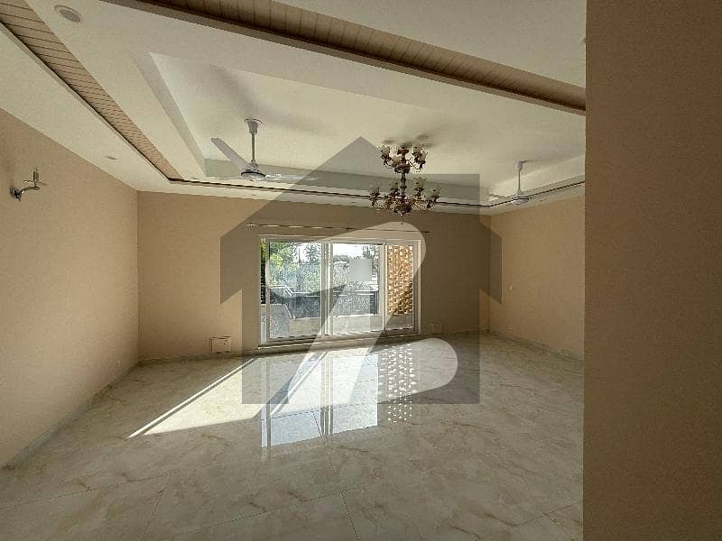 Highly-Desirable 1 Kanal Upper Portion Available In F-8 Highly-Desirable 1 Kanal Upper Portion Available In F-8