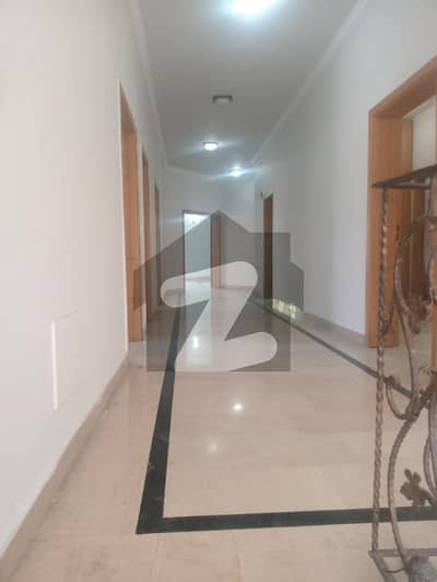 E-11 Out Class Location 1 Kanal Upper Portion For Rent