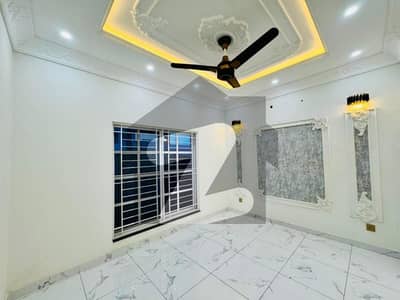 Prime Location House Of 5 Marla Is Available For sale In Central Park - Block B, Lahore