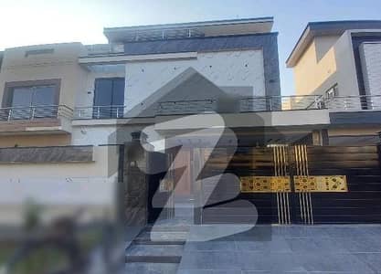 سینٹرل پارک ۔ بلاک ایف سینٹرل پارک ہاؤسنگ سکیم,لاہور میں 5 کمروں کا 10 مرلہ مکان 3.1 کروڑ میں برائے فروخت۔