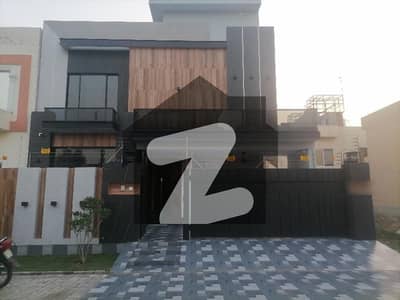 Ready To Sale A Prime Location House 10 Marla In Central Park - Block A Lahore