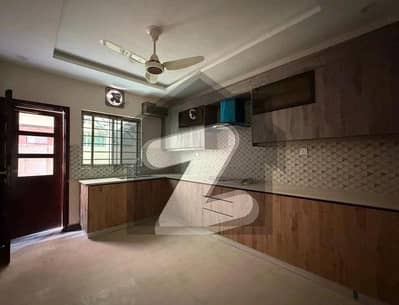 عسکری 6 ملیر کنٹونمنٹ,کینٹ,کراچی میں 5 کمروں کا 12 مرلہ مکان 6.9 کروڑ میں برائے فروخت۔ عسکری 6 ملیر کنٹونمنٹ,کینٹ,کراچی میں 5 کمروں کا 12 مرلہ مکان 6.9 کروڑ میں برائے فروخت۔
