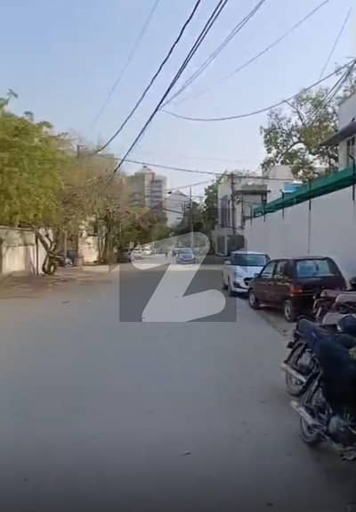 Plot for Sale 1000 Square Yards In PECHS Block 6