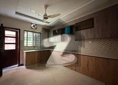 عسکری 6 ملیر کنٹونمنٹ,کینٹ,کراچی میں 5 کمروں کا 12 مرلہ مکان 7.5 کروڑ میں برائے فروخت۔ عسکری 6 ملیر کنٹونمنٹ,کینٹ,کراچی میں 5 کمروں کا 12 مرلہ مکان 7.5 کروڑ میں برائے فروخت۔