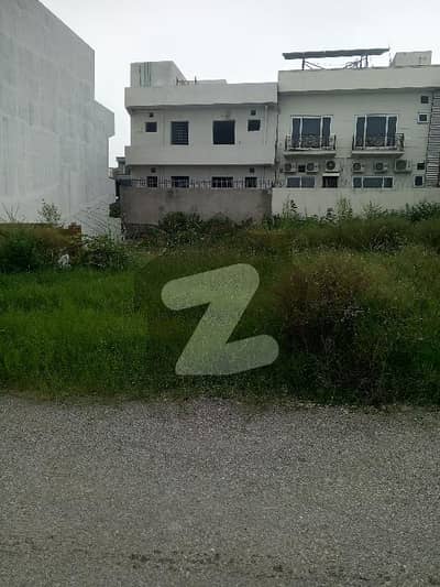 Corner Park Face Plot For Sale In D-12/4