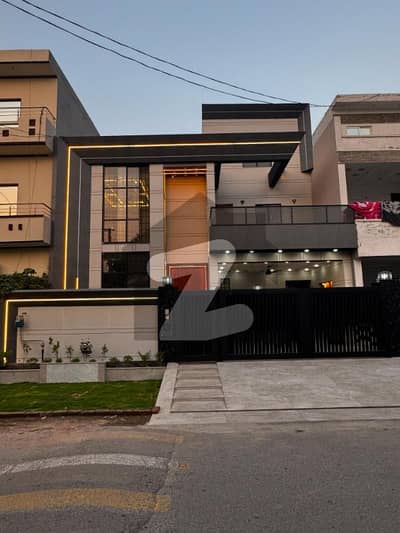 10 Marla Brand New House Available For Sale