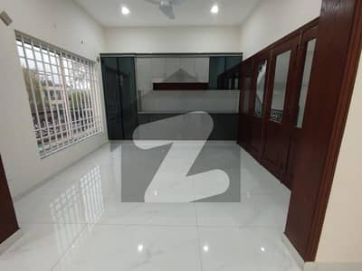 Newly constructed design house available for rent with servant room