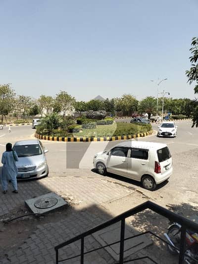 Gulburg green Block D 4 kanal plot avible for sale