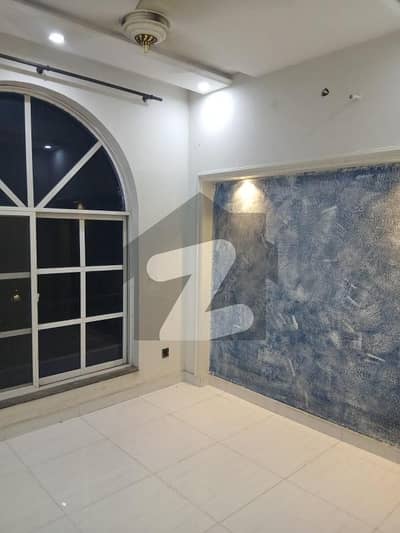 A Beautifull House Available For Rent