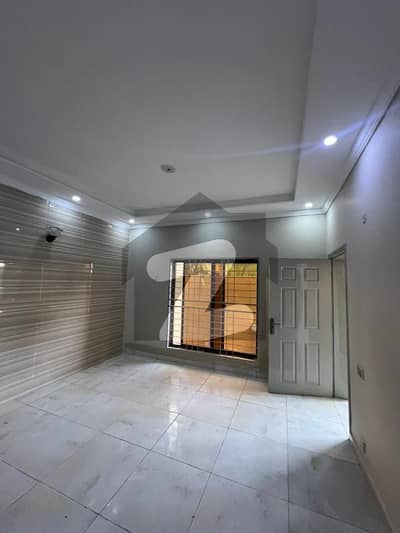 5 marla Full hous available for sale wapda town ph1 block g3