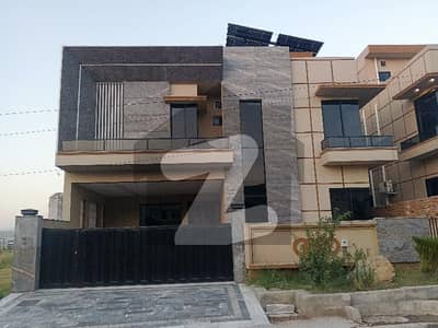 فیصل ہلز اسلام آباد میں 7 کمروں کا 14 مرلہ مکان 2.0 لاکھ میں کرایہ پر دستیاب ہے۔